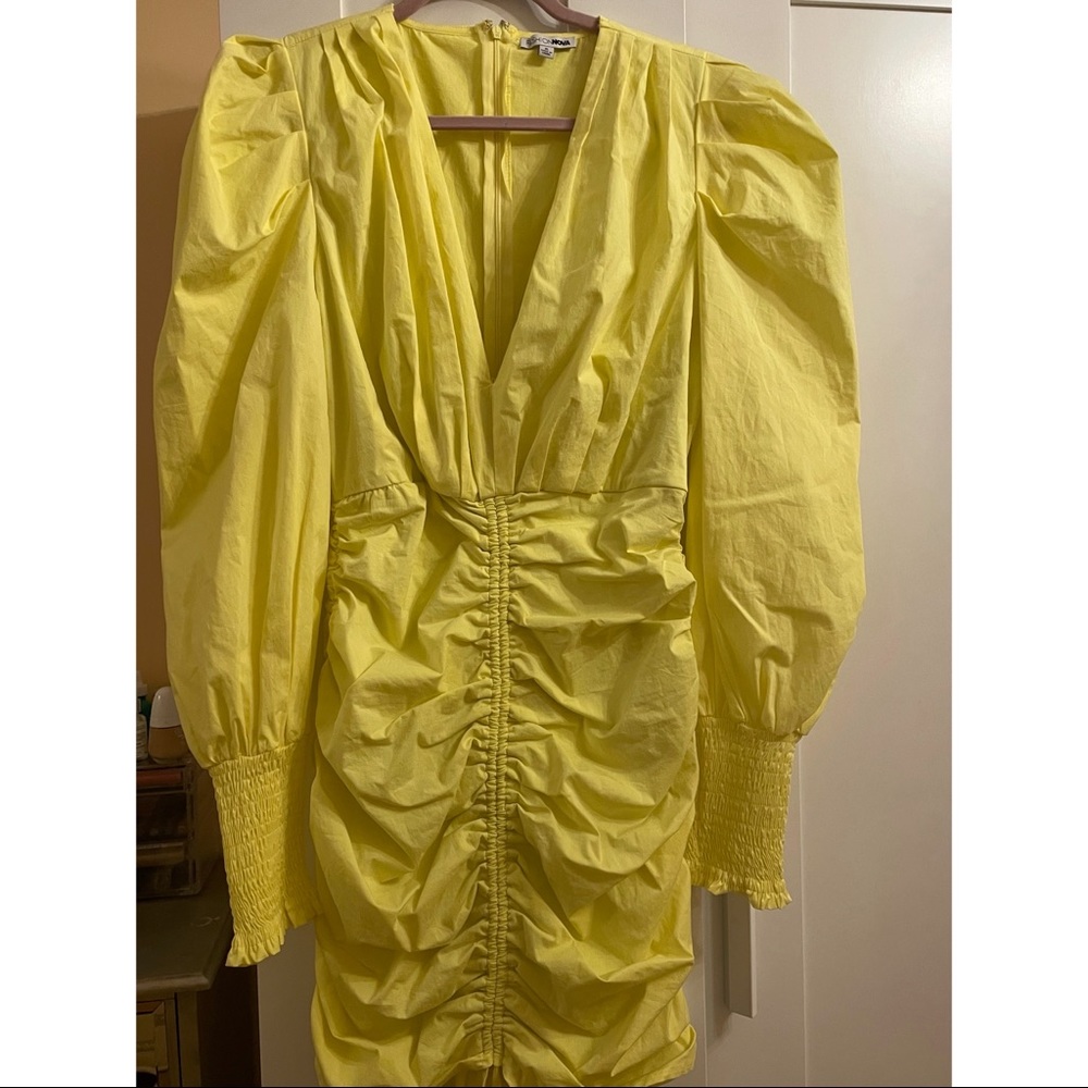 Black Friday Sale 💕 Yellow ruched puff sleeve midi dress !